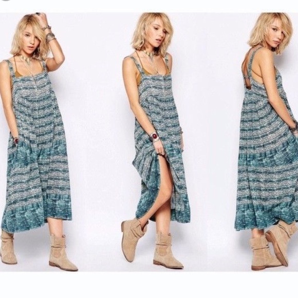 Free People Dresses & Skirts - NWOT Free People Noyal Sac Magique Print Midi Dres